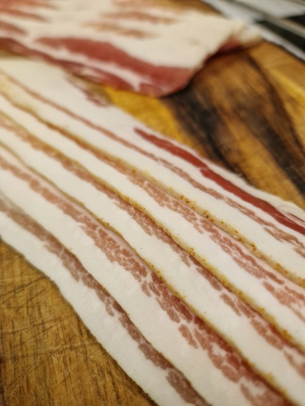 Tamworth Dry Cured Unsmoked Chilli Streaky Bacon - Image 2